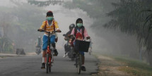 Padang Diselimuti Kabut Asap, Riau Mulai Masuki Musim Hujan