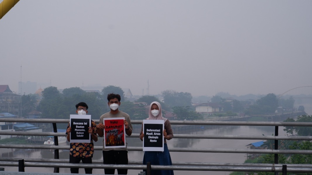 Asap Beracun Rampas Hak Hidup Warga Riau: Penegakan Hukum Korporasi dan Perlindungan Kelompok Rentan Masih Lambat