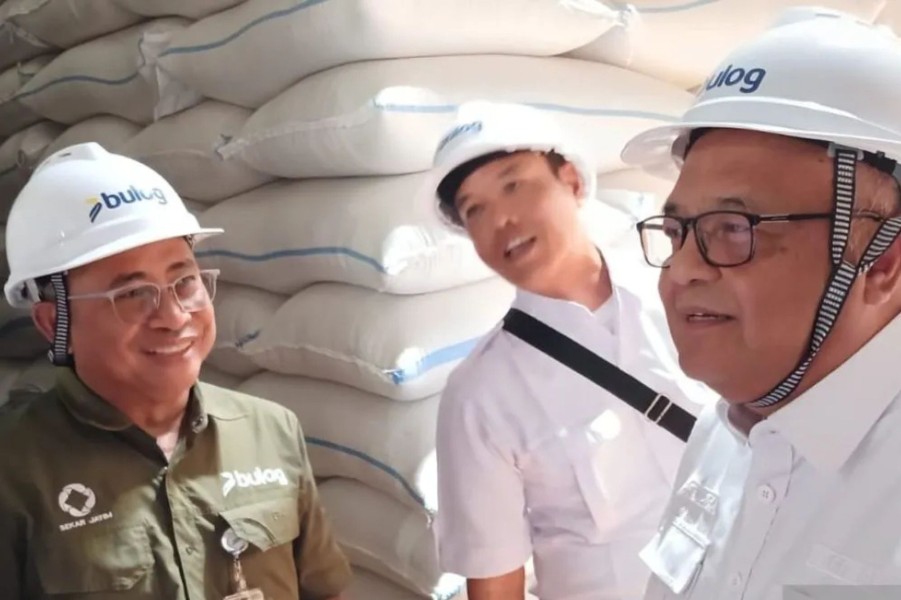 Anggota DPR apresiasi Bulog Kediri serap gabah untuk ketahanan pangan