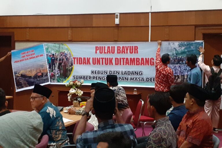 Masyarakat Pulau Bayur Riau Tolak Tambang Batubara