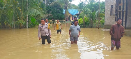 Puluhan Rumah Warga Desa Pesajian Inhu Terendam Banjir